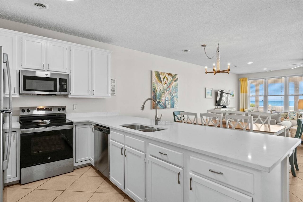 Dunes Realty kitchen